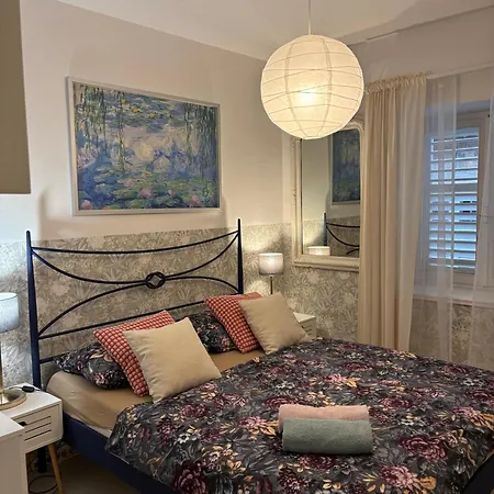 Legrand Town Center Apartman